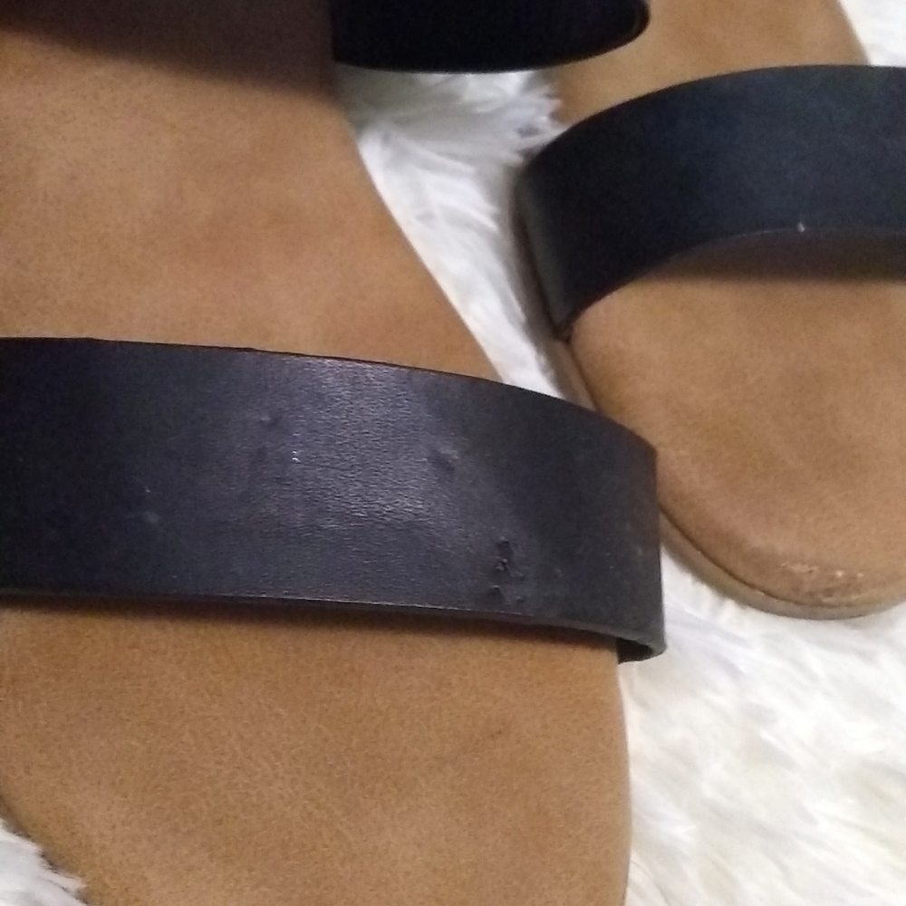 shoes - Picture 2 of 3